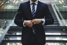 保険営業の市場価値とは？転職市場で評価されるスキルとキャリアの実態